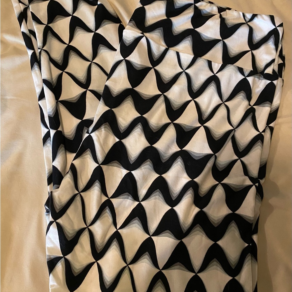 Lularoe leggings size tall and curvy